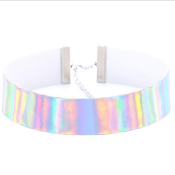 ❌SOLD❌Silver holographic Choker - Picture 2 of 2